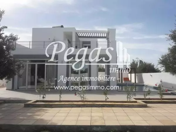 photo bien Une maison avec piscine à louer à Djerba Aghir