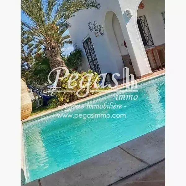 photo bien Louer une maison de haut standing avec piscine à Djerba