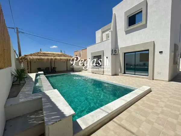 photo bien Une villa à vendre avec piscine à Djerba