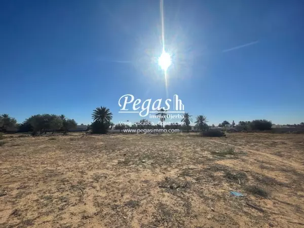 photo bien un terrain à vendre à Djerba Tezdaine de 2100 m²