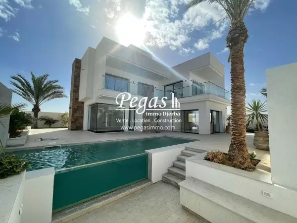 photo bien Une villa de très haut standing avec piscine à vendre proche de la mer Djerba